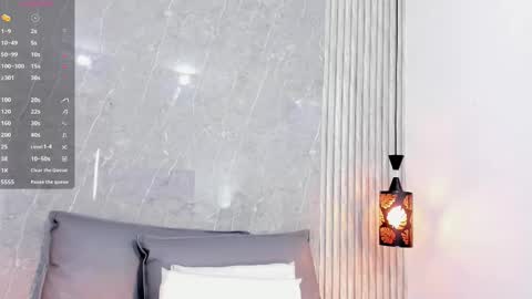 Snapshot of sophiee_velvet chatting on 02-11-25, 02:13         online show from 02-11-25, 02:13