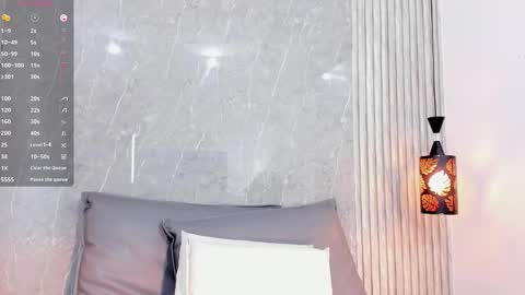 Snapshot of sophiee_velvet chatting on 02-11-25, 05:18         online show from 02-11-25, 05:18