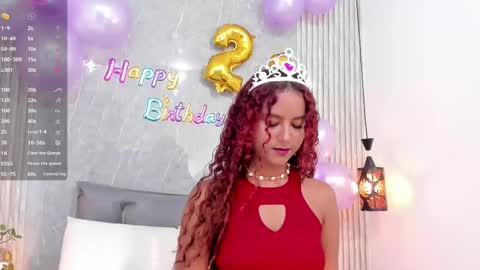 Snapshot of sophiee_velvet chatting on 02-17-25, 01:32         online show from 02-17-25, 01:32