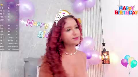 Snapshot of sophiee_velvet chatting on 02-17-25, 04:37         online show from 02-17-25, 04:37