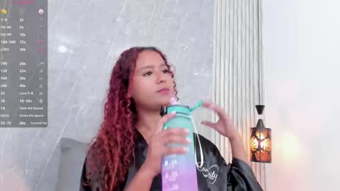 Snapshot of sophiee_velvet chatting on 02-21-25, 05:53         online show from 02-21-25, 05:53