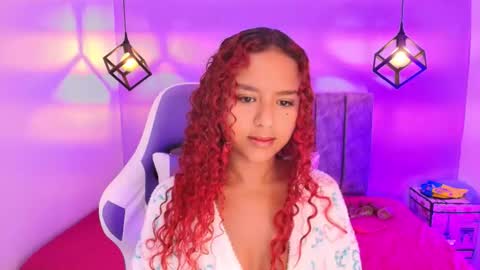 Snapshot of sophiee_velvet chatting on 09-27-25, 02:44         online show from 09-27-25, 02:44