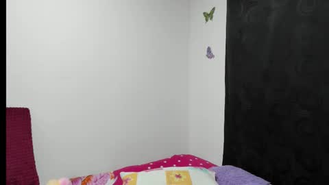 Snapshot of sophieewoods chatting on 09-29-25, 11:31 Sophie Woods online show from 09-29-25, 11:31