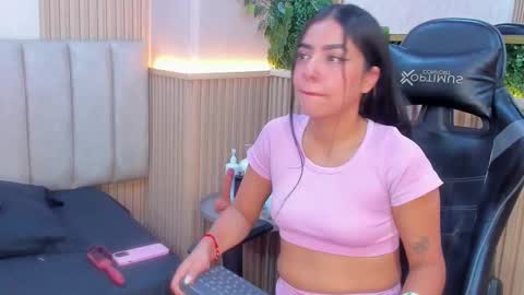 Snapshot of sophiegriffin_ chatting on 02-07-26, 07:06 Sofa online show from 02-07-26, 07:06