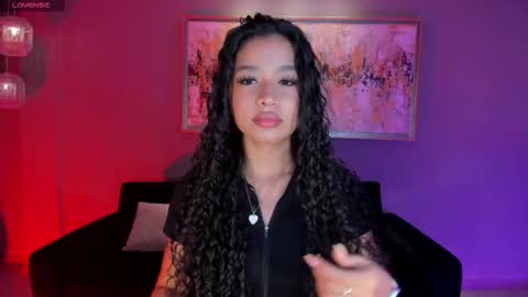 Snapshot of sophiehouston_ chatting on 11-26-25, 04:24 Sophie Houston online show from 11-26-25, 04:24