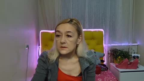 sophiekittyy online show from 01-28-25, 07:32