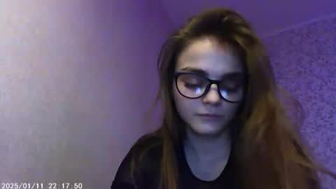 Snapshot of sophiesuvi chatting on 01-11-25, 12:01 Sophie and my bestie Mandy online show from 01-11-25, 12:01