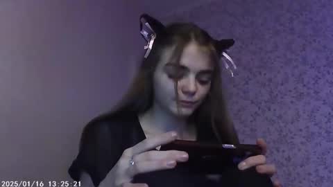 Snapshot of sophiesuvi chatting on 01-15-25, 03:07 Sophie and my bestie Mandy online show from 01-15-25, 03:07