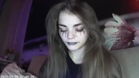 Snapshot of sophiesuvi chatting on 10-30-25, 09:48 Sophie and my bestie Mandy online show from 10-30-25, 09:48