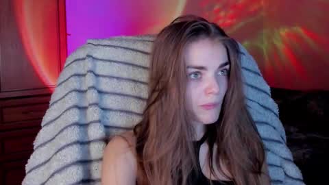 Snapshot of sophiesuvi chatting on 11-13-25, 07:57 Sophie and my bestie Mandy online show from 11-13-25, 07:57