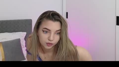 Snapshot of sophiewild1_ chatting on 02-03-26, 06:22 SophieWild online show from 02-03-26, 06:22