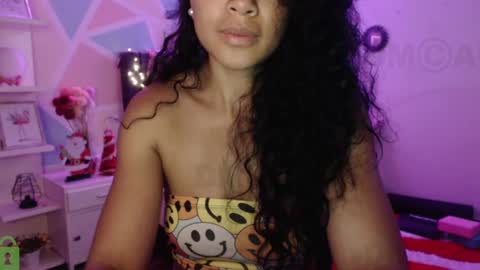 Snapshot of sophiia_dreams chatting on 12-02-24, 11:18 Sophia this is not my real name online show from 12-02-24, 11:18