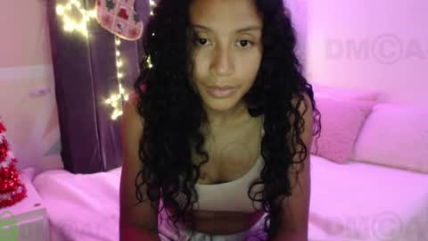 Snapshot of sophiia_dreams chatting on 12-04-24, 12:19 Sophia this is not my real name online show from 12-04-24, 12:19