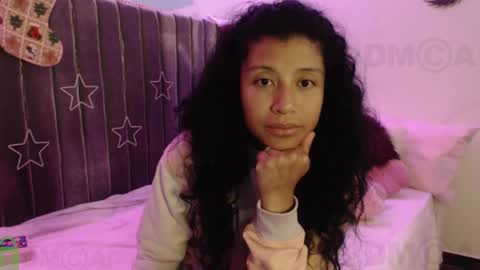 Snapshot of sophiia_dreams chatting on 12-20-24, 01:36 Sophia this is not my real name online show from 12-20-24, 01:36