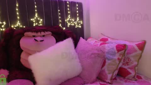 Snapshot of sophiia_dreams chatting on 03-11-25, 11:04 Sophia this is not my real name online show from 03-11-25, 11:04