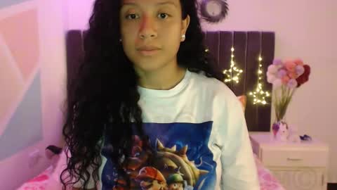 Snapshot of sophiia_dreams chatting on 09-08-25, 10:42 Sophia this is not my real name online show from 09-08-25, 10:42