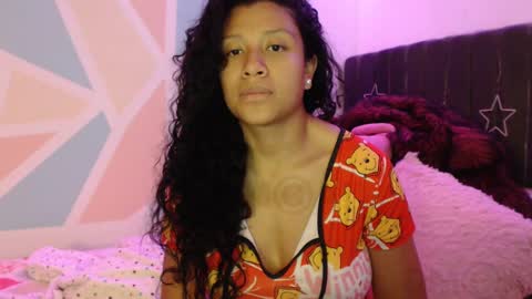 Snapshot of sophiia_dreams chatting on 09-10-25, 12:21 Sophia this is not my real name online show from 09-10-25, 12:21