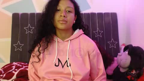 Snapshot of sophiia_dreams chatting on 10-19-25, 12:00 Sophia this is not my real name online show from 10-19-25, 12:00