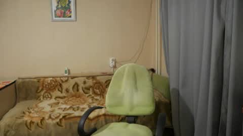 Snapshot of sophilorens chatting on 12-27-24, 05:37 Sophi online show from 12-27-24, 05:37