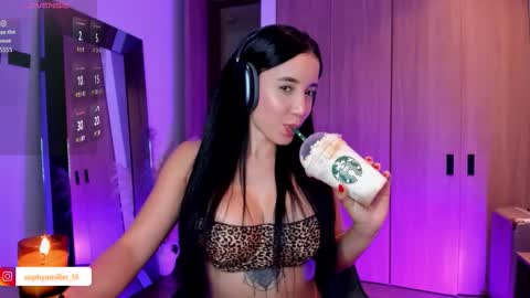 Snapshot of sophyamiller_15 chatting on 10-11-25, 02:33 Sophy online show from 10-11-25, 02:33