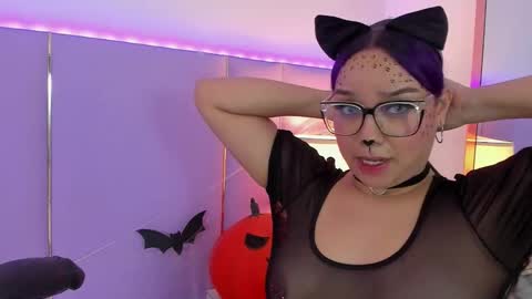 Sophy online show from 10-31-25, 12:06