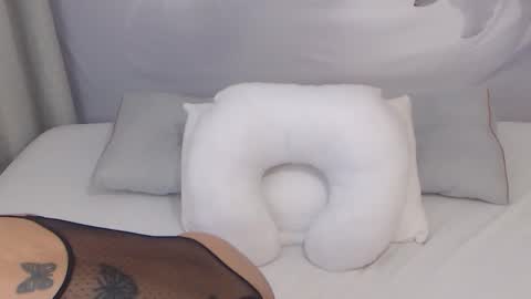 Sophy online show from 01-18-26, 03:49