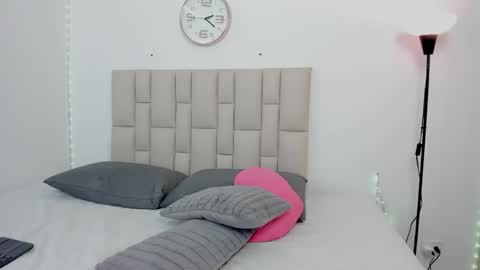 Sofia  online show from 04-18-26, 07:07