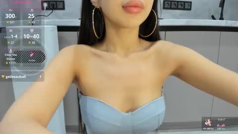 Mia online show from 10-30-25, 09:04