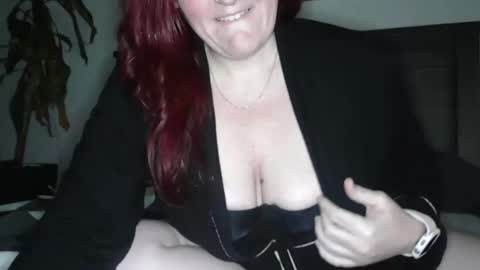 Snapshot of southernelle1 chatting on 03-12-25, 04:19 SouthernElle online show from 03-12-25, 04:19