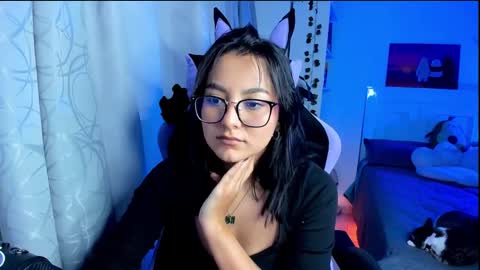 Snapshot of soy___lili chatting on 12-11-24, 10:27 Lili online show from 12-11-24, 10:27