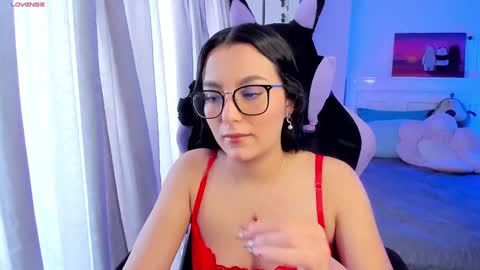 Snapshot of soy___lili chatting on 01-17-25, 06:44 Lili online show from 01-17-25, 06:44