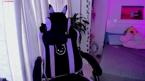 Snapshot of soy___lili chatting on 01-21-25, 06:45 Lili online show from 01-21-25, 06:45