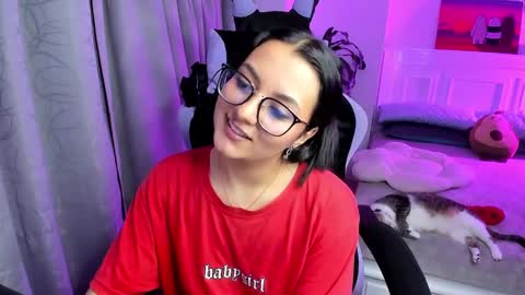 Snapshot of soy___lili chatting on 02-21-25, 01:11 Lili online show from 02-21-25, 01:11