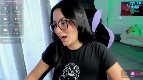 Snapshot of soy___lili chatting on 03-09-25, 09:14 Lili online show from 03-09-25, 09:14