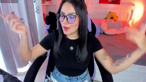 Snapshot of soy___lili chatting on 09-20-25, 08:21 Lili online show from 09-20-25, 08:21