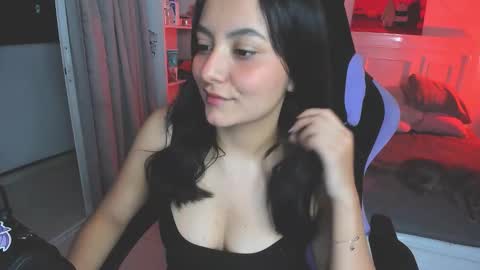 Snapshot of soy___lili chatting on 10-02-25, 11:01 Lili online show from 10-02-25, 11:01