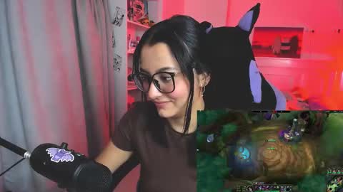 Snapshot of soy___lili chatting on 10-23-25, 12:21 Lili online show from 10-23-25, 12:21