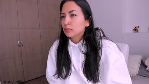Snapshot of soy_miia chatting on 01-24-25, 09:26 MIA online show from 01-24-25, 09:26