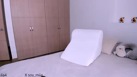 Snapshot of soy_miia chatting on 01-27-25, 08:39 MIA online show from 01-27-25, 08:39