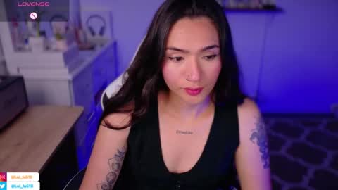 Snapshot of soyabby_ chatting on 11-27-25, 02:02 Luisa online show from 11-27-25, 02:02