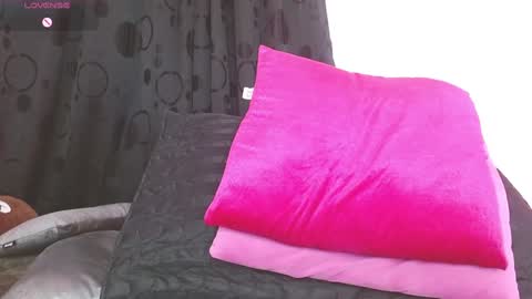 Snapshot of soyamelia_99 chatting on 01-25-25, 12:05 Amelia online show from 01-25-25, 12:05