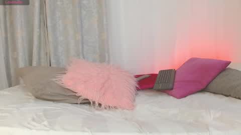 Snapshot of soyamelia_99 chatting on 02-22-25, 02:39 Amelia online show from 02-22-25, 02:39