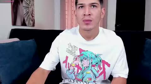 Snapshot of soyraydimarco_ chatting on 10-03-25, 01:52 RayDimarco  independent model online show from 10-03-25, 01:52