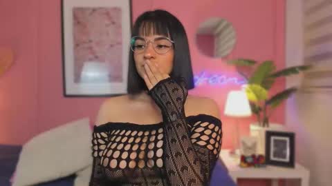 Snapshot of soysaraa_ chatting on 02-11-26, 06:18 Aleja online show from 02-11-26, 06:18