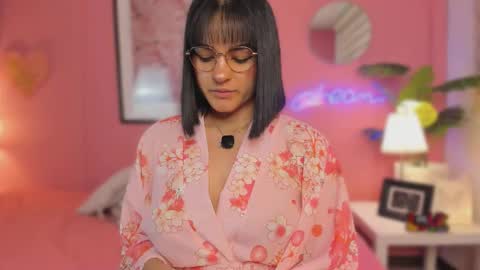 Snapshot of soysaraa_ chatting on 02-26-26, 05:50 Aleja online show from 02-26-26, 05:50