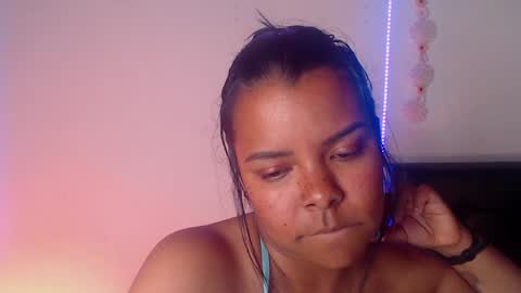 Snapshot of soytucolor chatting on 12-09-24, 12:12 Paula  add me on snap online show from 12-09-24, 12:12
