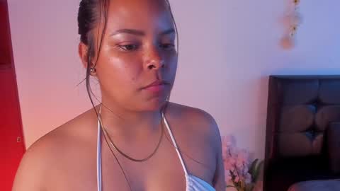 Snapshot of soytucolor chatting on 01-02-25, 12:24 Paula  add me on snap online show from 01-02-25, 12:24