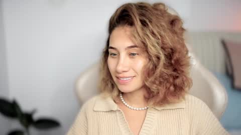 Snapshot of soytulu_ chatting on 12-30-24, 03:47 brisa  s online show from 12-30-24, 03:47