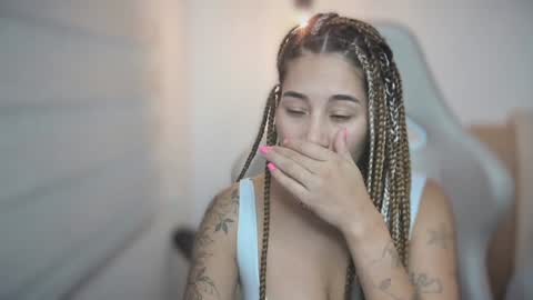 Snapshot of soytulu_ chatting on 01-26-25, 10:46 brisa  s online show from 01-26-25, 10:46