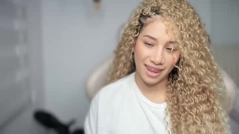 Snapshot of soytulu_ chatting on 02-09-25, 02:29 brisa  s online show from 02-09-25, 02:29